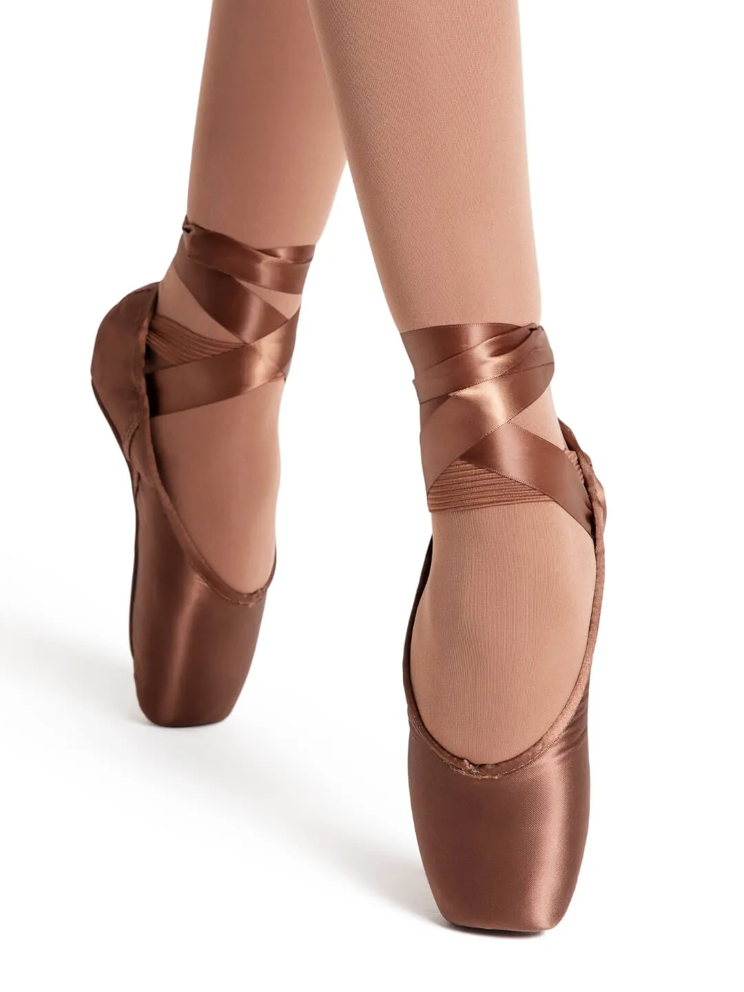 1142w Ava Pointe Shoe (NARROW AND MEDIUM)