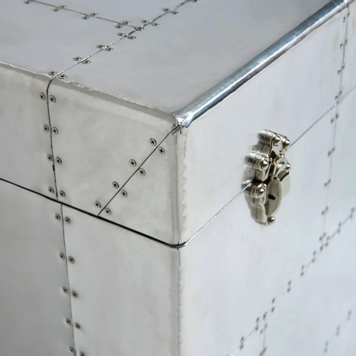 Aumbry Trunk